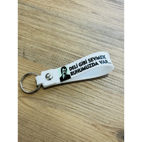 MÜSLÜM BABA BASKILI SİLİKON ANAHTARLIK BEYAZ