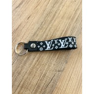 LV BASKILI SİLİKON ANAHTARLIK SİYAH